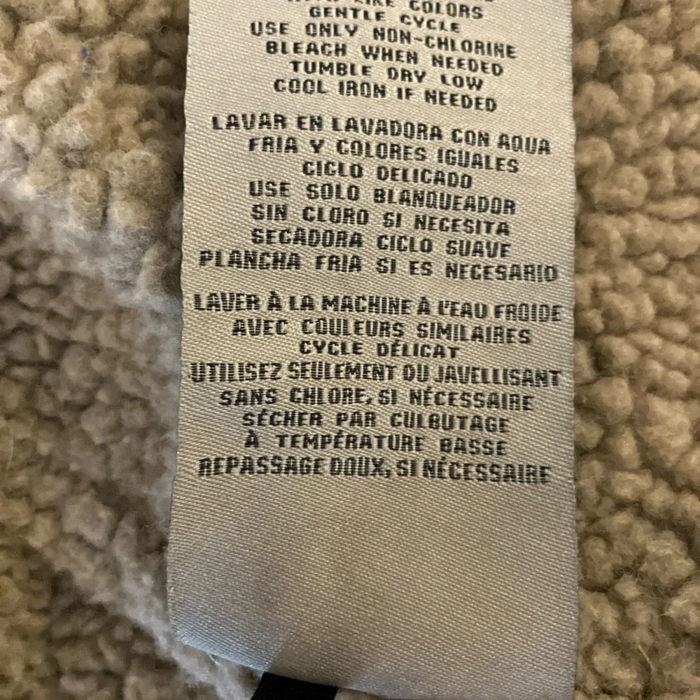 Levi’s canvas jacket with fleece lining and quotes arms Small Silver label